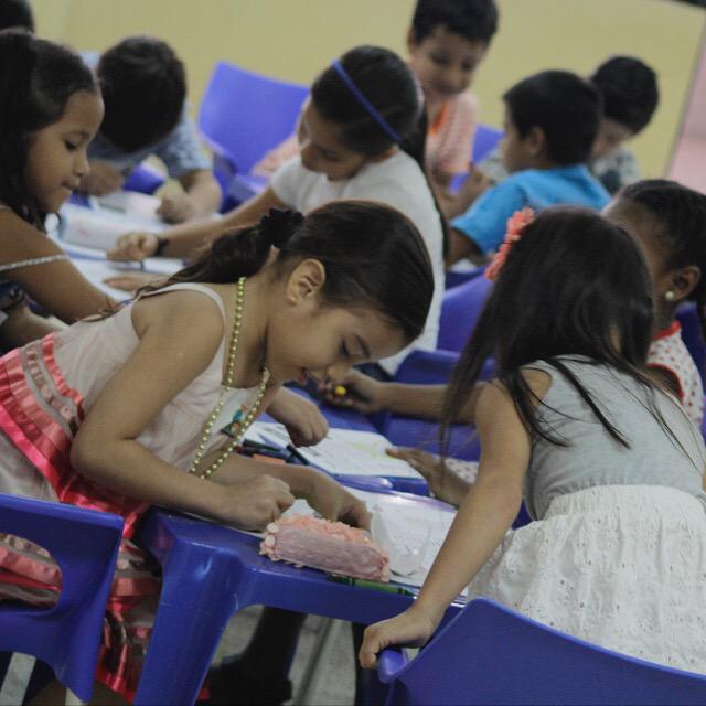icasadefe's tweet photo. Ven con toda tu familia a #iCasadeFe los pequeños se divierten y aprenden de Jesús en #FeKids http://t.co/dfPBsQOniD
