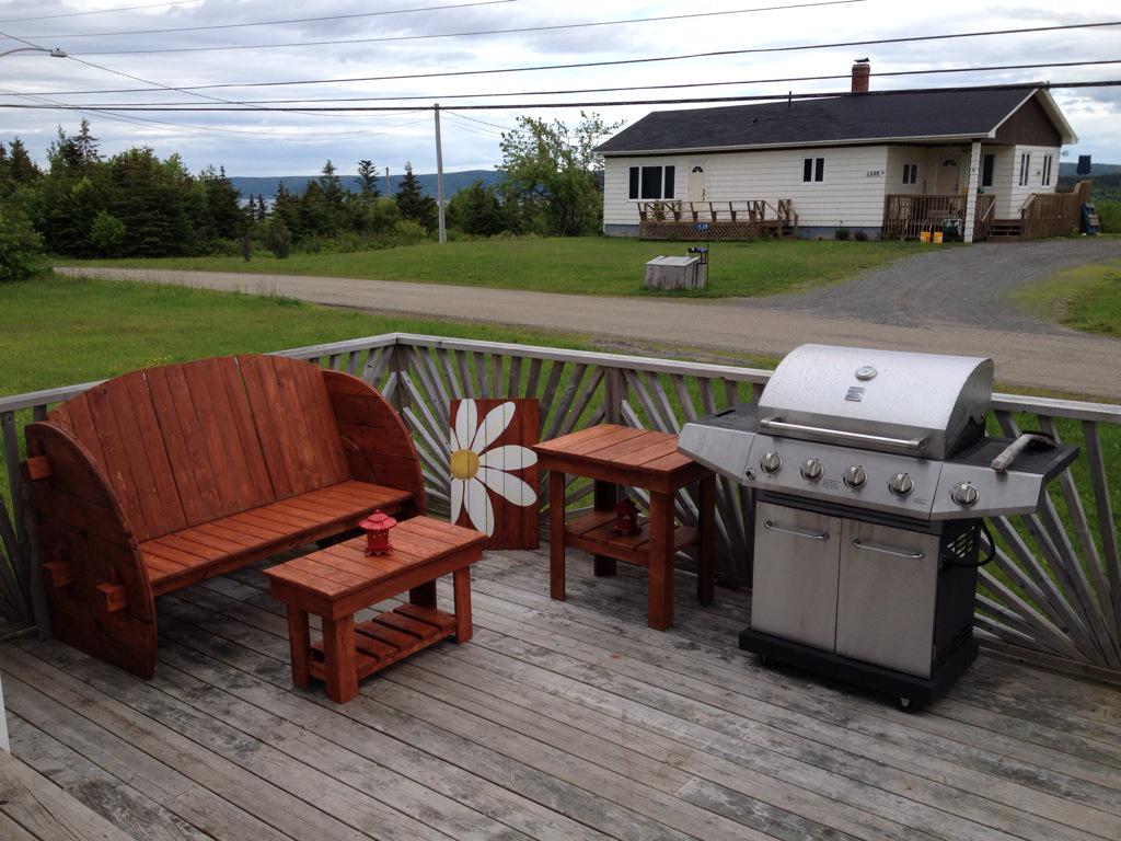 decostetrcy's tweet photo. The patio furniture Glenn made me :) @DecosteTerry @DecosteTrina @DecosteTroy @wendy_decoste @chrisgrover100 http://t.co/0xJygspOrV