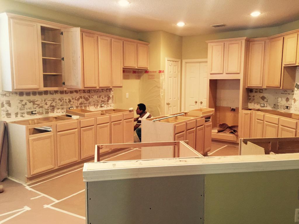 Home_Services's tweet image. Kitchen Remodeling project in Plano TX
#kitchenremodeling #refacingkitchen #caesarstonecountertops #marblebacksplash