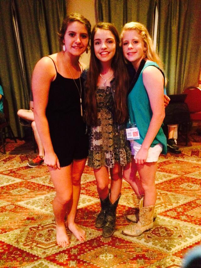 Maggiemaay45's tweet photo. I miss my girls so much 😭😍 #leadershiplab2k15 http://t.co/h3l15LTPSA