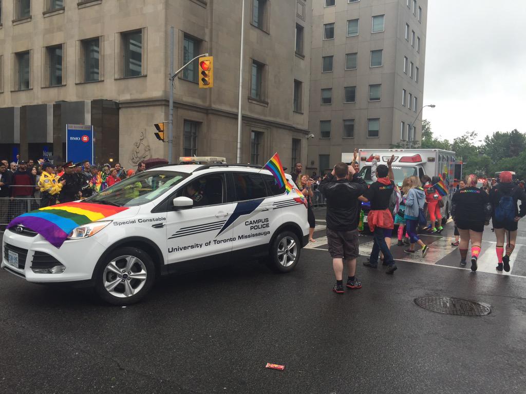 AlexLiComms's tweet photo. Thx for coming to join us! #PrideTO #PrideTO2015 #HappyPride @PrideToronto @TorontoPolice #LoveWins @UTMCampusPolice http://t.co/A9jVt99VcC