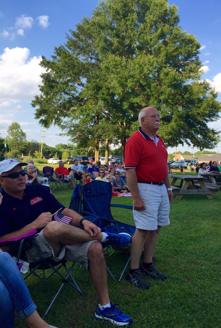 drlindamitchell's tweet photo. Recognizing our veterans at the Independence Celebration in New Albany. http://t.co/4o7bRTB9a9