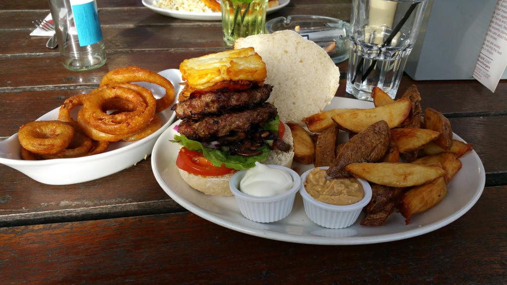 Paul_M1503's tweet photo. @TomRiddell_91 Sunday cheat meal :) http://t.co/hdc5y60GSa