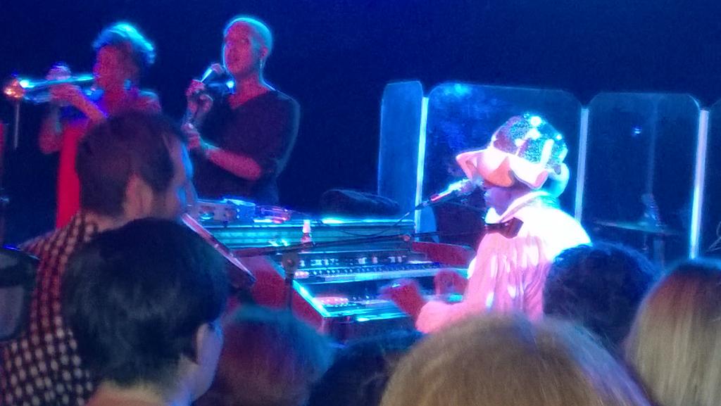 Dance to the music? I frikkin nearly passed out at The Family Stone. #fanfunkintastic <a href="/GlasgowJazzFest/">Glasgow Jazz Festival</a>