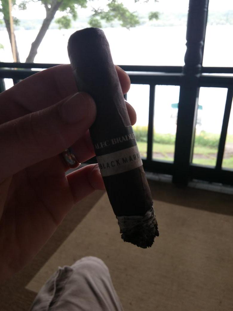 ChacocII's tweet photo. Forgot to post my mid day black market. We all know if it wasn't posted it didn't happen. #cigars #wassmoking http://t.co/3PKfQNzQKz