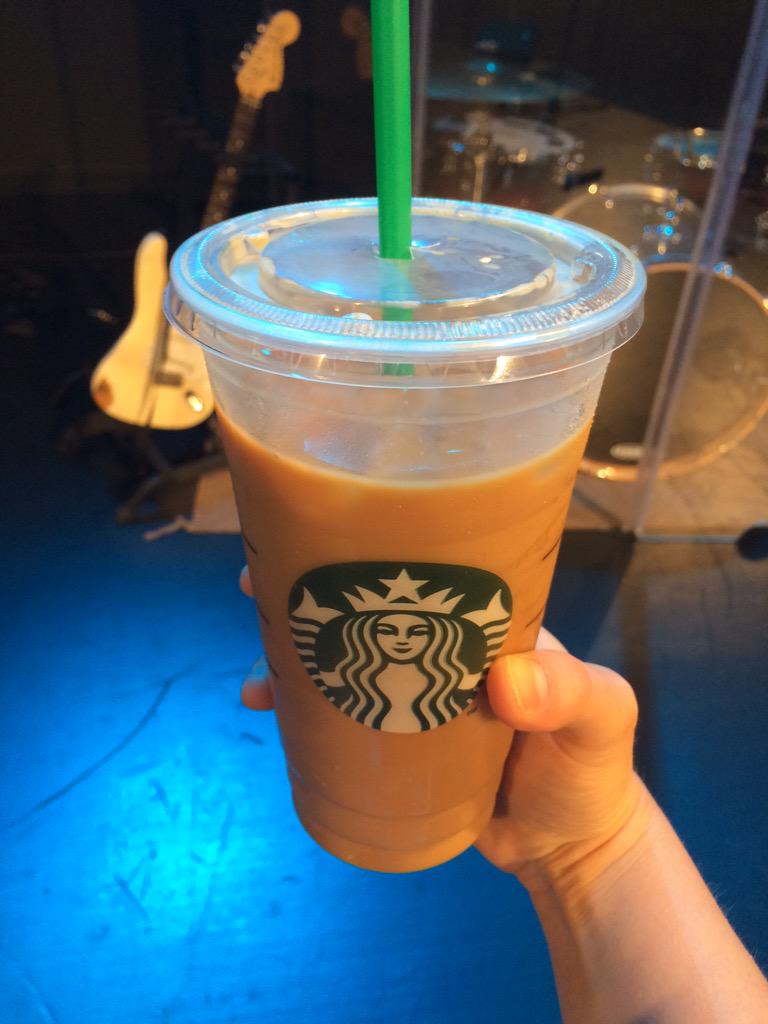 Carol_Wilmot's tweet photo. VENTI Sundayโ๏ธ
P.S. Come to FHS tonight,Worship & buy some Fireworks at our Big White Tent!! @ SouthCampus #UGFHS http://t.co/3KOUU2yppr