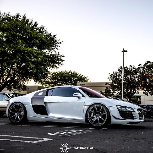 ChariotzInc's tweet photo. A little #eurowednesday action from last week. #Audi #audiR8 
Download our FREE app in the… http://t.co/Agn2xa4Mep http://t.co/JOTmBJfXpP