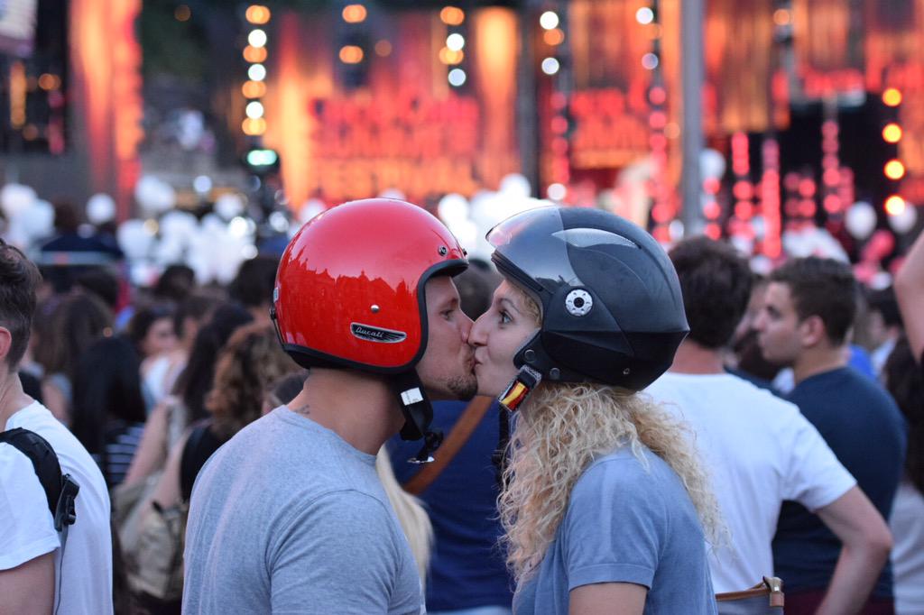 MauroYanek's tweet photo. Ci siamo anche noi @EmilioCalabrese @rtl1025 #DaiUnBacio @SummerFestival non abbiamo più 17 anni http://t.co/SqV83B6GPn
