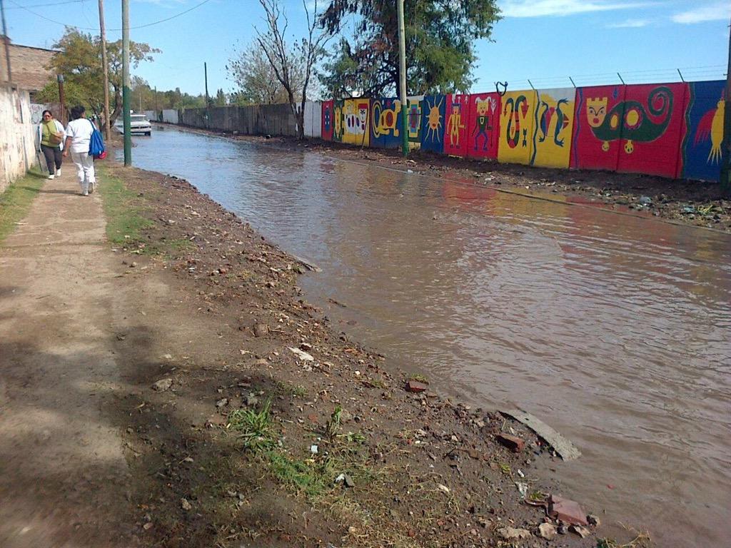 dosmiltrece2013's tweet photo. #Mesaza #RecaldeConMirtha no tenes argumentos el Kirchnerismo se robó y destruyó todo! #ladrones http://t.co/my2G5xDb1X