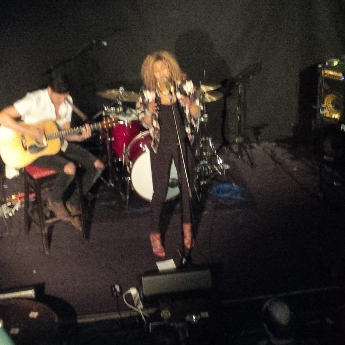 ucunlimited's tweet photo. @lilyjoproject #ljneedtoknow #unsignedlive sweet voice. Great night...it's only the beginning. http://t.co/C3QsLfFeqh