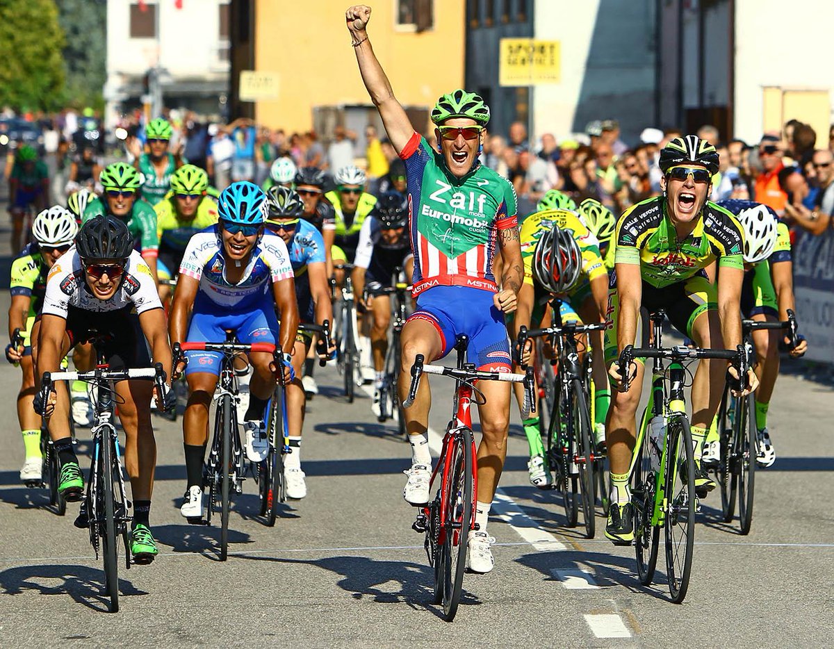 bicitv's tweet photo. La #Zalf fa festa anche a #Roncolevà: vince @marco_gaggia 
(ph. Rodella) → http://t.co/3YLvWayVIp http://t.co/ElNp8n9Wc8