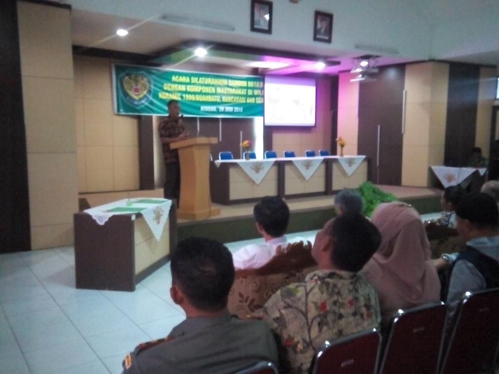 Efen17's tweet photo. Komsos Dandim 0618/BS dgn komponen masyarakat di kec gedebage kota bandung http://t.co/CktqTyqmEM
