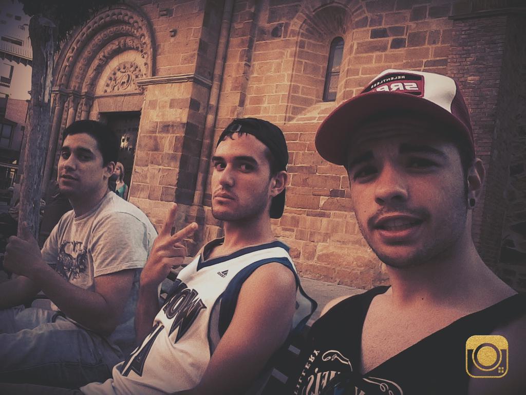 AlvaroLobato19's tweet photo. Ya tocaba tardes con los amigos @picamelu  @CarbajoDaniel  @danielpg79  @alrubio8 http://t.co/A3wDSfSLVv