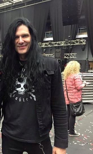 Lexi_xs's tweet photo. With @todddammitkerns in Hamburg. http://t.co/XEtNBreJ3E