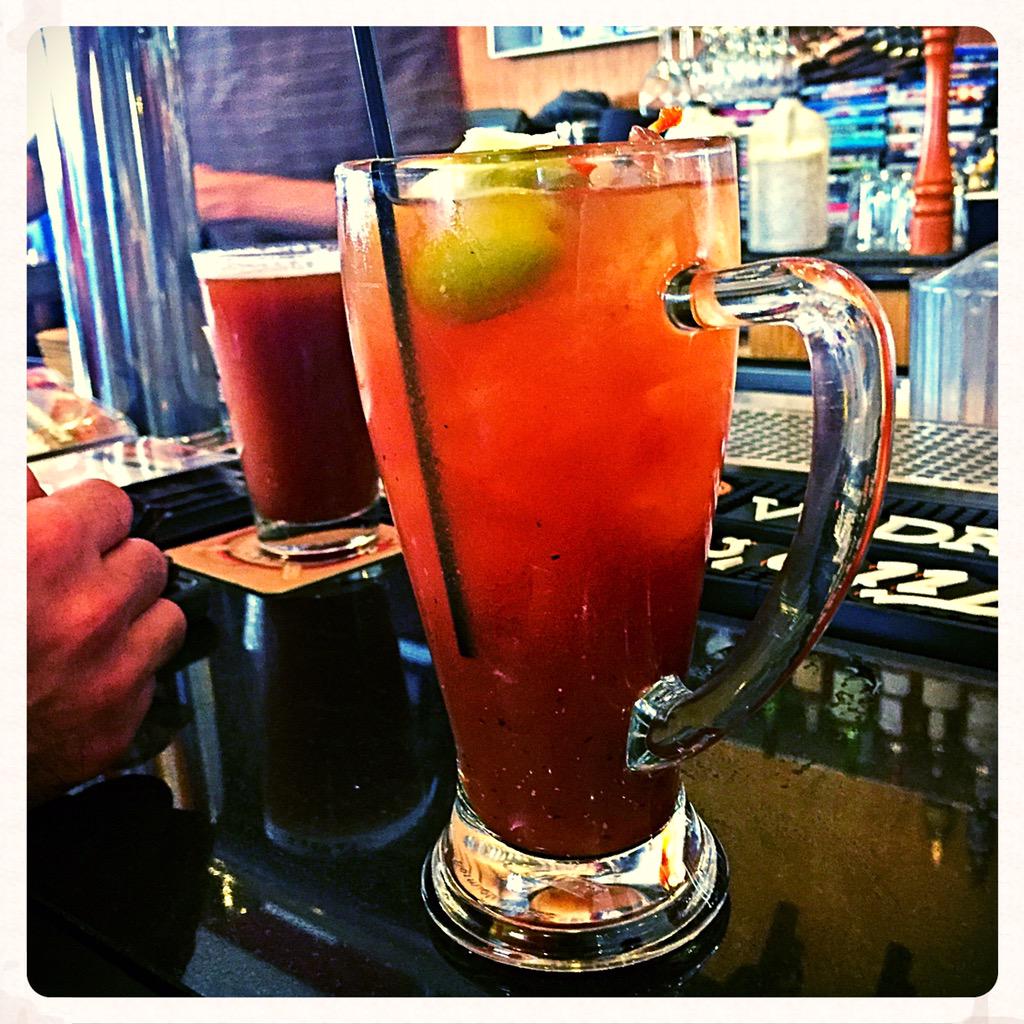 STOP! In the name of brunch.... before you break my heart. 
#sfo #harveys #bloodymary #brunch #california #travel