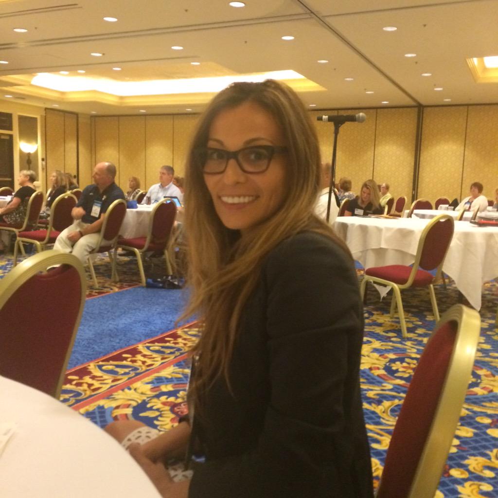 DaveTheHRCzar's tweet photo. Winner of the @suemeisinger student award @HRDudette http://t.co/wMtXh83d8T