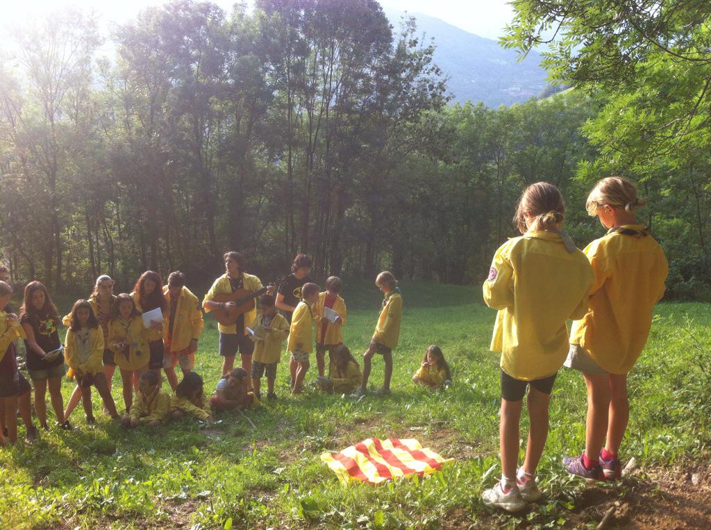 elcaumatadepera's tweet photo. Els Llops i Daines ja hem tornat dels #campaments d'estiu #esCAUts amb noves promeses i noves aventures per explicar! http://t.co/Vd785iLgmy