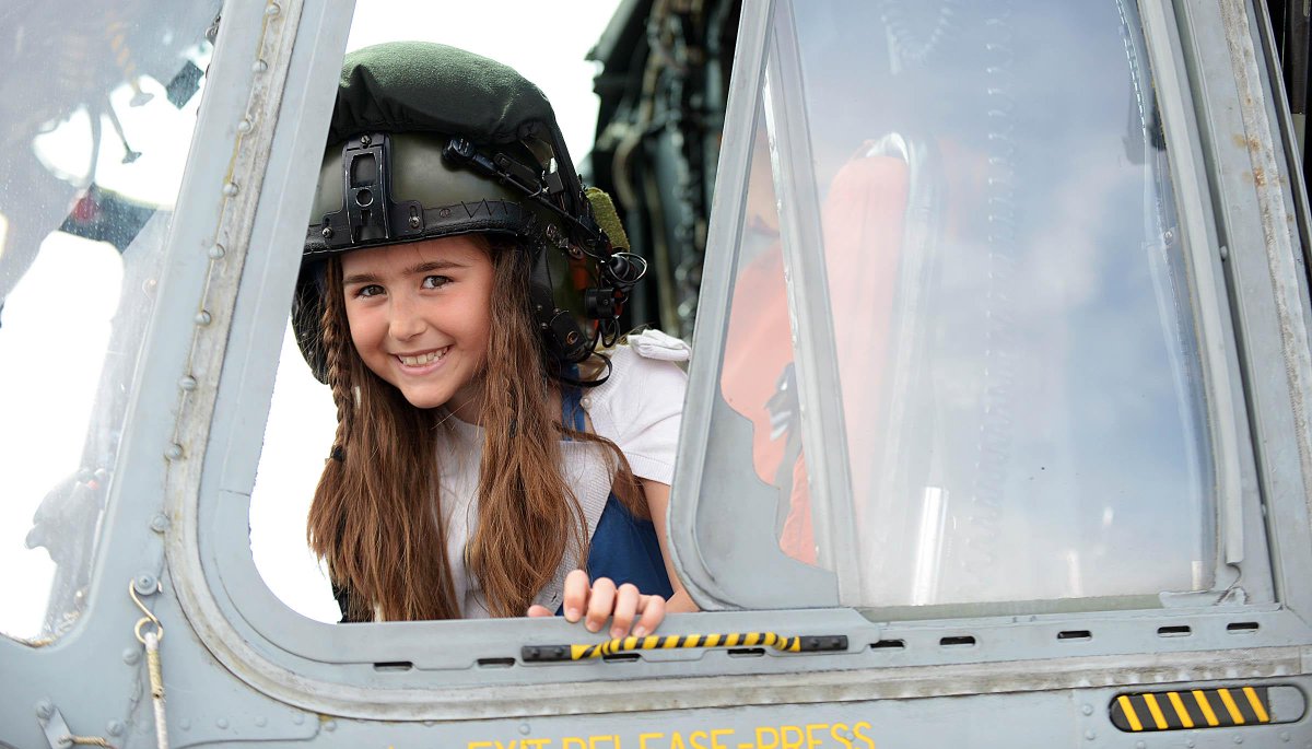 WMNNews's tweet photo. PICTURES: Armed Forces Day: http://t.co/3rILV50BLh @ArmedForcesDay #Cornwall #Devon #Somerset http://t.co/DwzWgXooSm