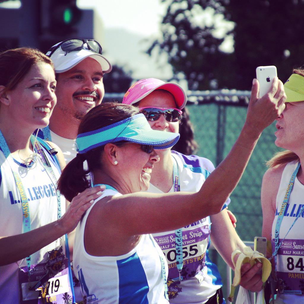 FLSelfie's tweet photo. Group Selfie!
#finishlineselfie #selfie #runsunsetstrip #run #marathontraining #triathlon #fit #JUSTDOIT http://t.co/2fn9WkVKEP
