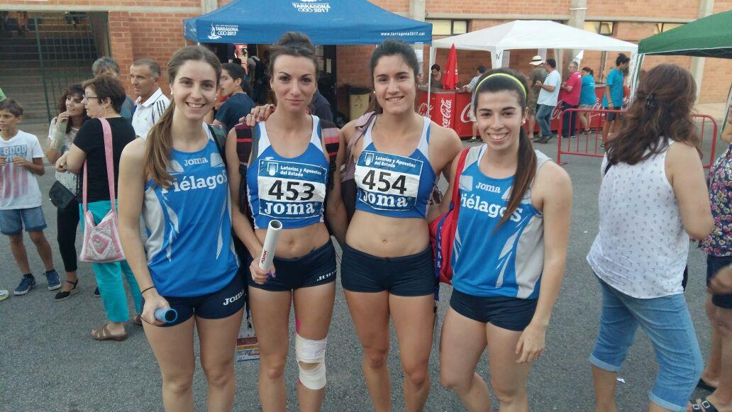 santi_velasco's tweet photo. Las chicas del @atl_pielagos, listas para la final de 4x100 del Campeonato de España Sub23. #Tarragona2015 http://t.co/1pD8Dyn4lG