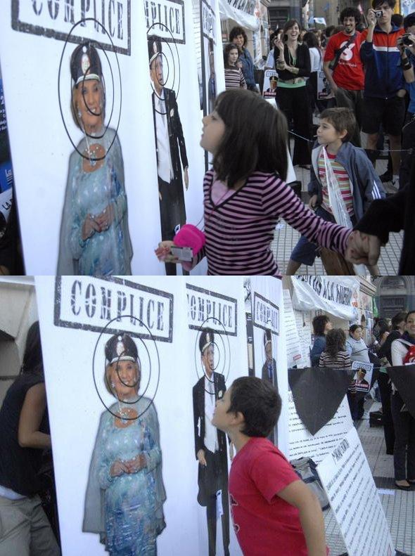 LanataPPT's tweet photo. El kirchnerismo adoctrinando a niños en Plaza de Mayo. #Mesaza #RecaldeConMirtha http://t.co/5a1ADuLgvM