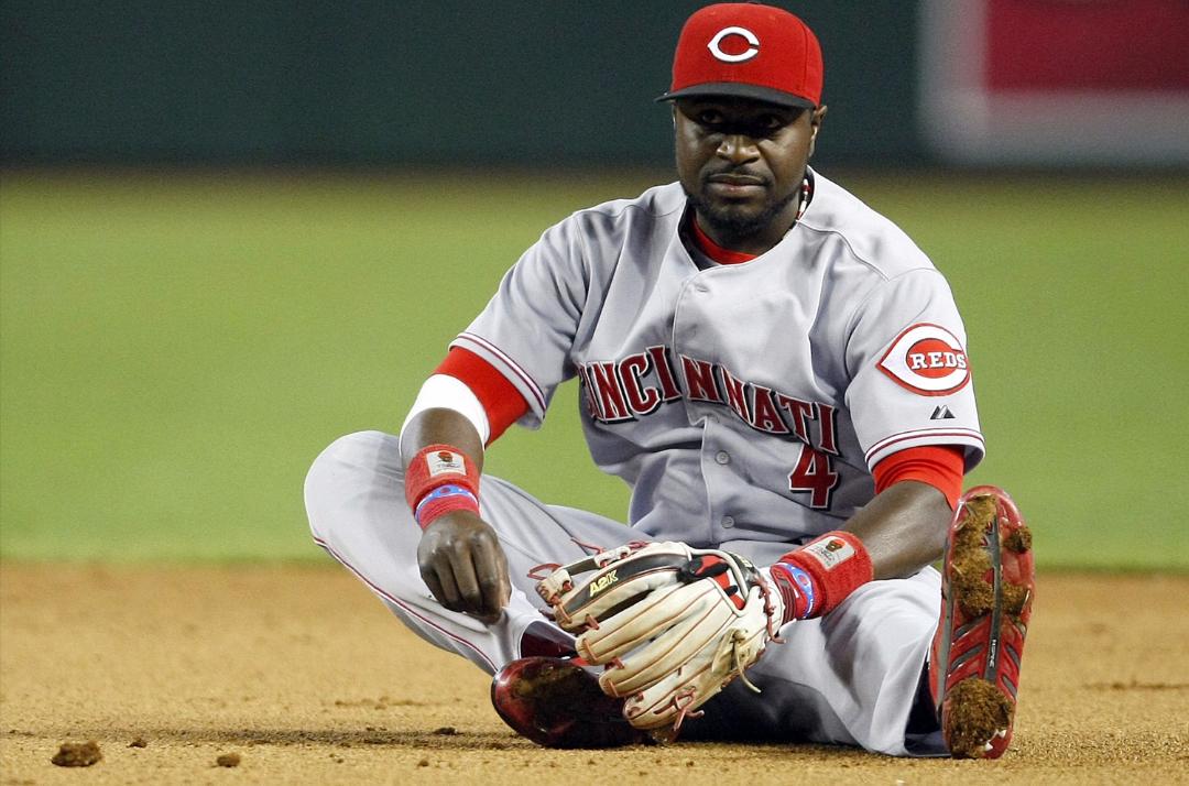 As you continue to watch the full day of baseball,

REmessage to wish Brandon Phillips a happy birthday! 