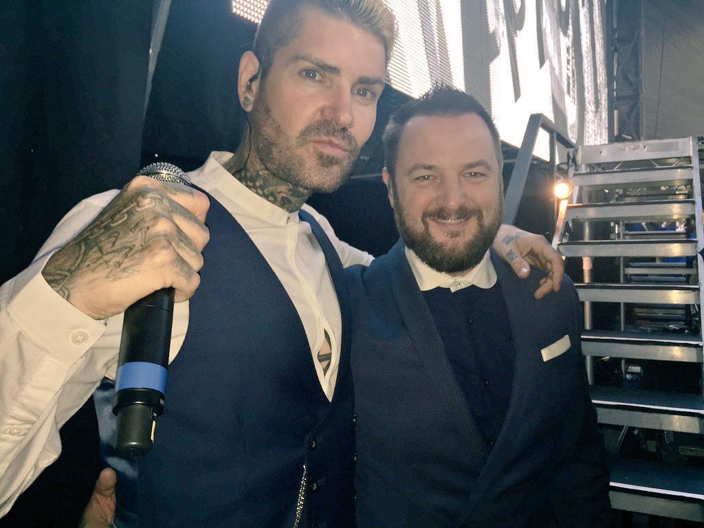 shanelynchlife's tweet photo. Here we go @NewtonAbbotRace @MRMIKEYGRAHAM #Boyzone http://t.co/4WpUPVLR83