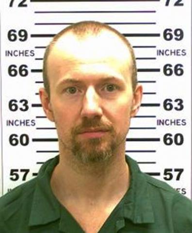 NBCNews's tweet photo. #BREAKING: Second N.Y. prison escapee David Sweat has been shot, sources say http://t.co/LqfTp36Lxr http://t.co/1eZcNksXOL