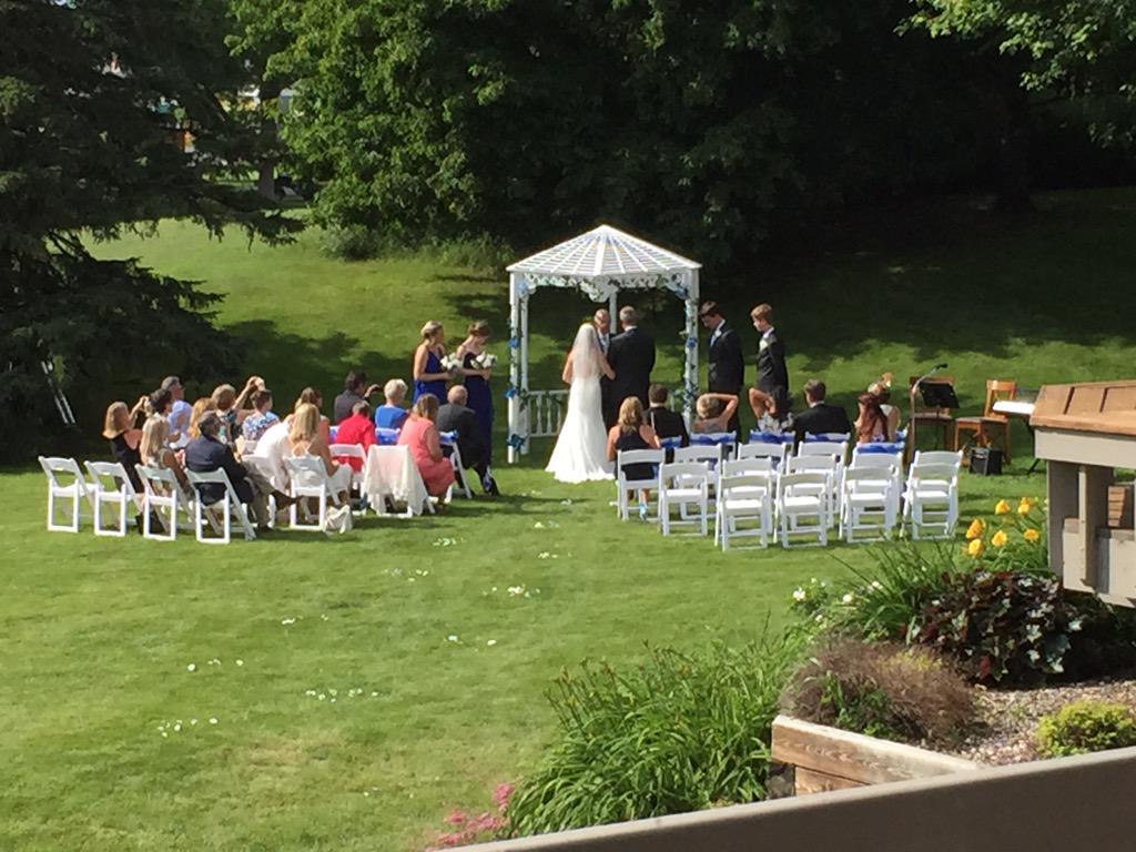 Mercury_212's tweet photo. Had the honor of chef'ing for a beautiful wedding yesterday. Chef Chris joined us @Mercury_212 and we had a blast! http://t.co/5qRsRI8LaX