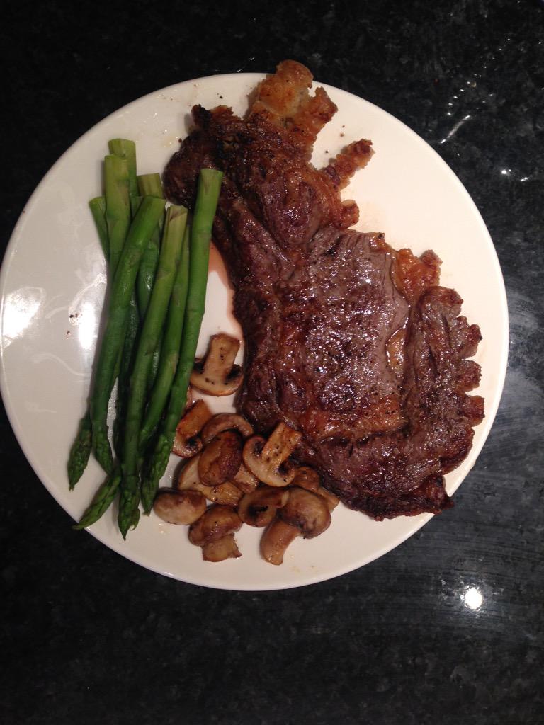 Howard_Bancroft's tweet photo. @craig_bancroft @cookerytutor @NigelHaworth @vinnyyu1 Never had Txogitxu Japanese entrecôte. Perfect BBQ 30 Degrees! http://t.co/G3WMZKrUu0