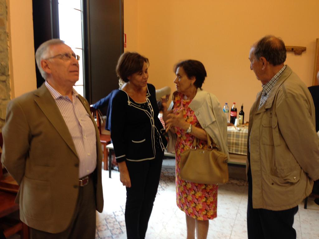 CarmenMoriyon's tweet photo. Hoy estuve los vecinos de #Ruedes celebrando las fiestas de San Lázaro http://t.co/madi0RgTUq