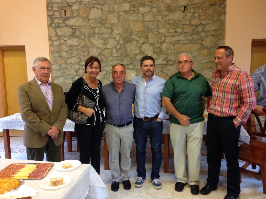 CarmenMoriyon's tweet photo. Hoy estuve los vecinos de #Ruedes celebrando las fiestas de San Lázaro http://t.co/madi0RgTUq