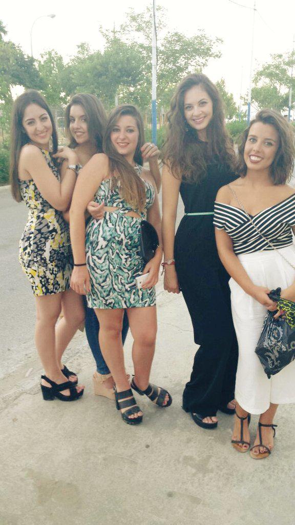 TriianaRamirez's tweet photo. Inmejorable celebracion de mis 19 con las mias!! Os super quierooo!! 😍😍💖💞 http://t.co/DbmkuFF9WJ