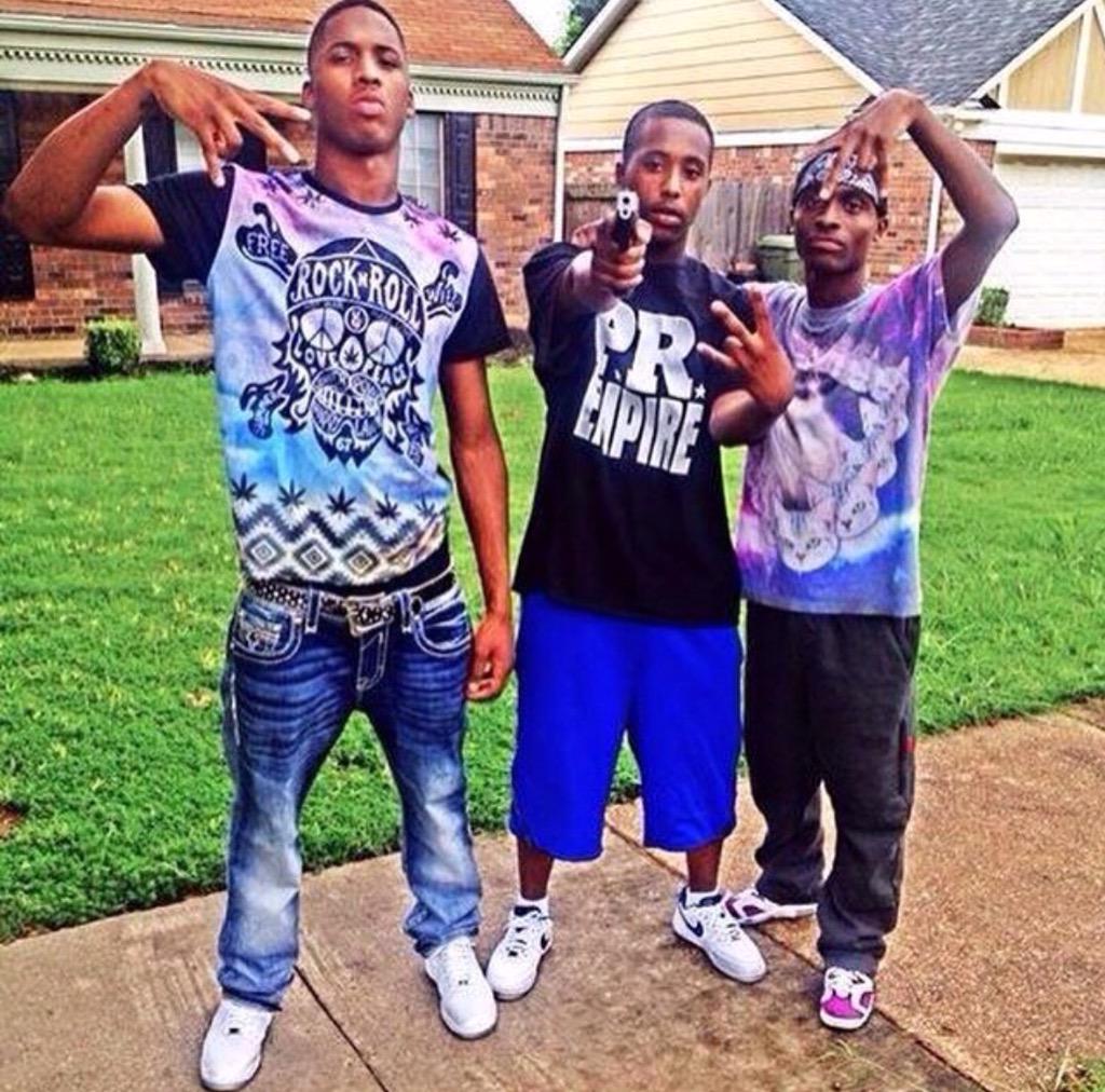 AlecCurry8's tweet photo. See you soon goon you know we was m8bbing hard wit no regards @MoneyManMelvo 🎱😇💯 http://t.co/DE0hSirJs0