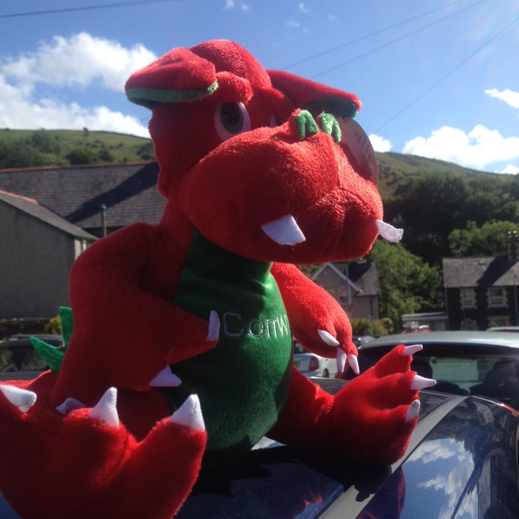 localdragons's tweet photo. @GoGoDragons2015 @OerTheWater @breakwriter @GoGoRosieDragon #dragonsunday Lets tweet a dragon this Sunday!! X http://t.co/tNYEC8CJe0