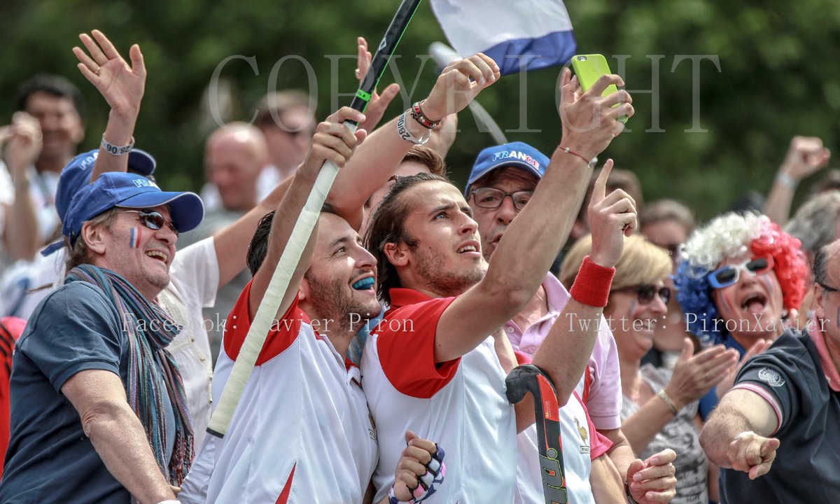 PironXavier's tweet photo. Frenchies going crazy after goal @FIH_Hockey @FF_Hockey #HWL2015 #RoadToRio http://t.co/yuAJ7pYTGg