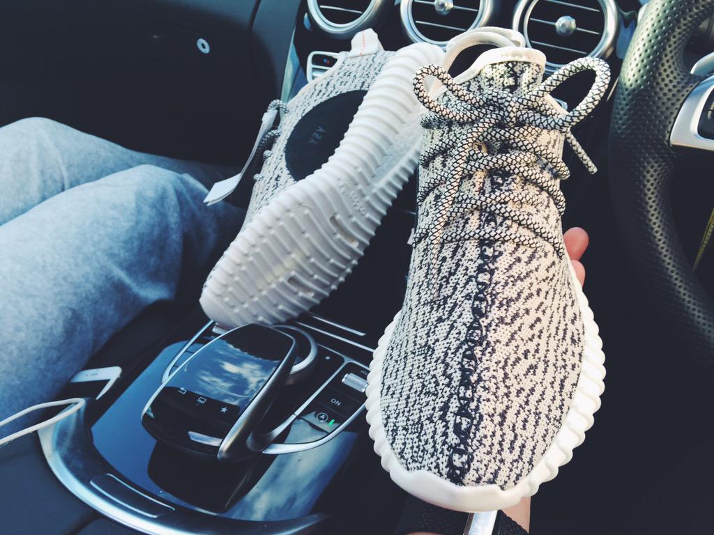 _UNDIVIDED's tweet image. @kanyewest yeezy taught me