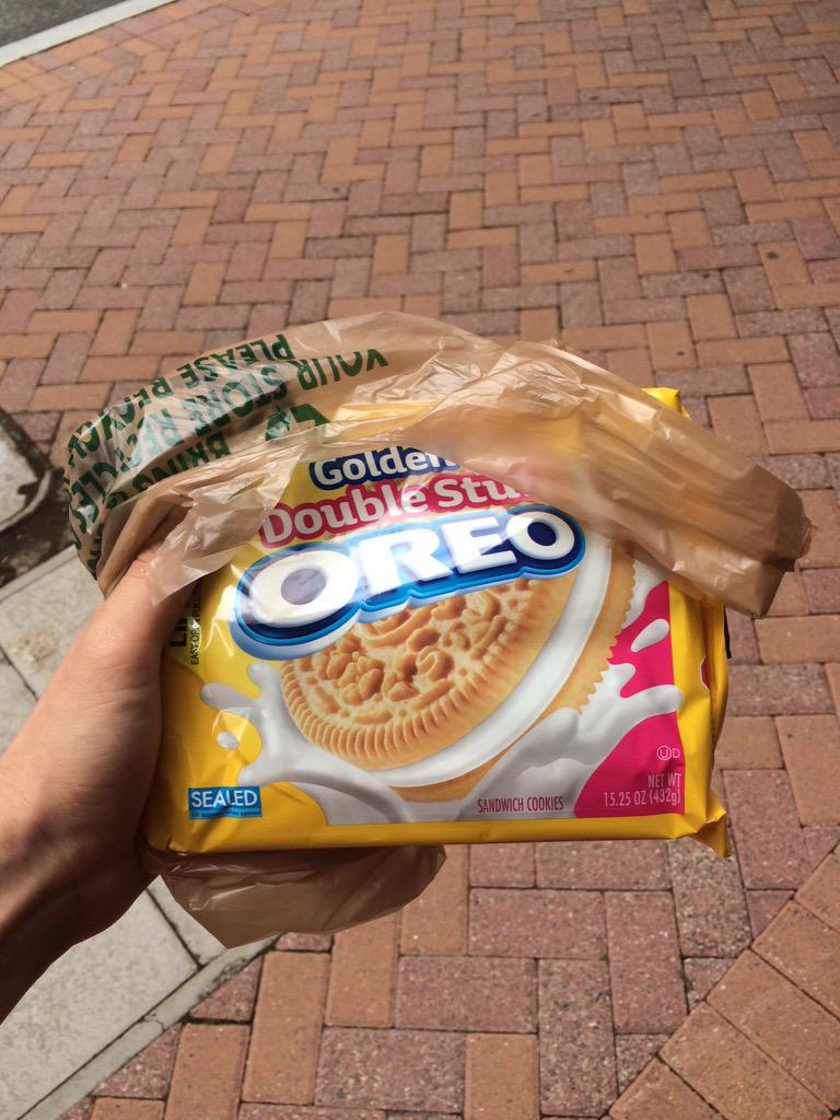 BenR00T's tweet photo. First groceries of the Student Reporting Labs DC trip 2k15 !!! #srlacademy #iamsrl #iamdoublestuff #bekahs #2stuffed http://t.co/84m2mtu1zy