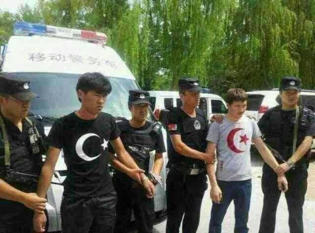 yitiksevdalar's tweet photo. Korkmayın! Bu zulme karşı çıkmak sizi Türkçü, Turancı, Ülkücü yapmaz. Sadece İNSAN yapar.  #StopTerrorismInChina http://t.co/nrc9VyUcSH