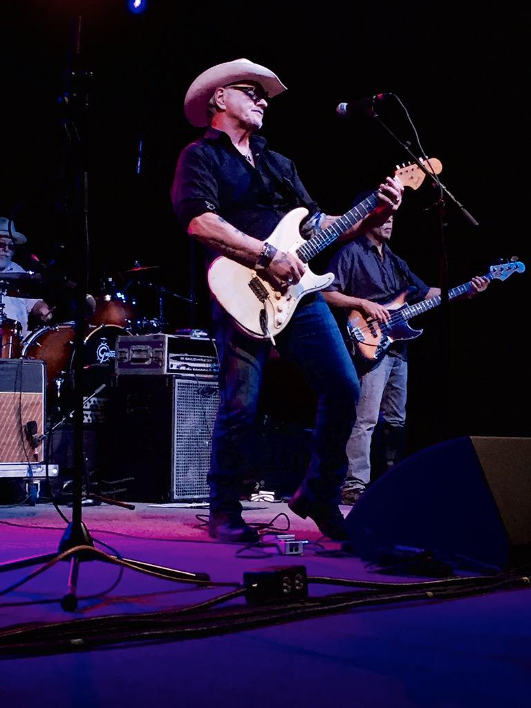 KokeFMAustin's tweet photo. @BillCarterBlame @FloodAidTX #FloodAidTX http://t.co/9SCfjb3zM3