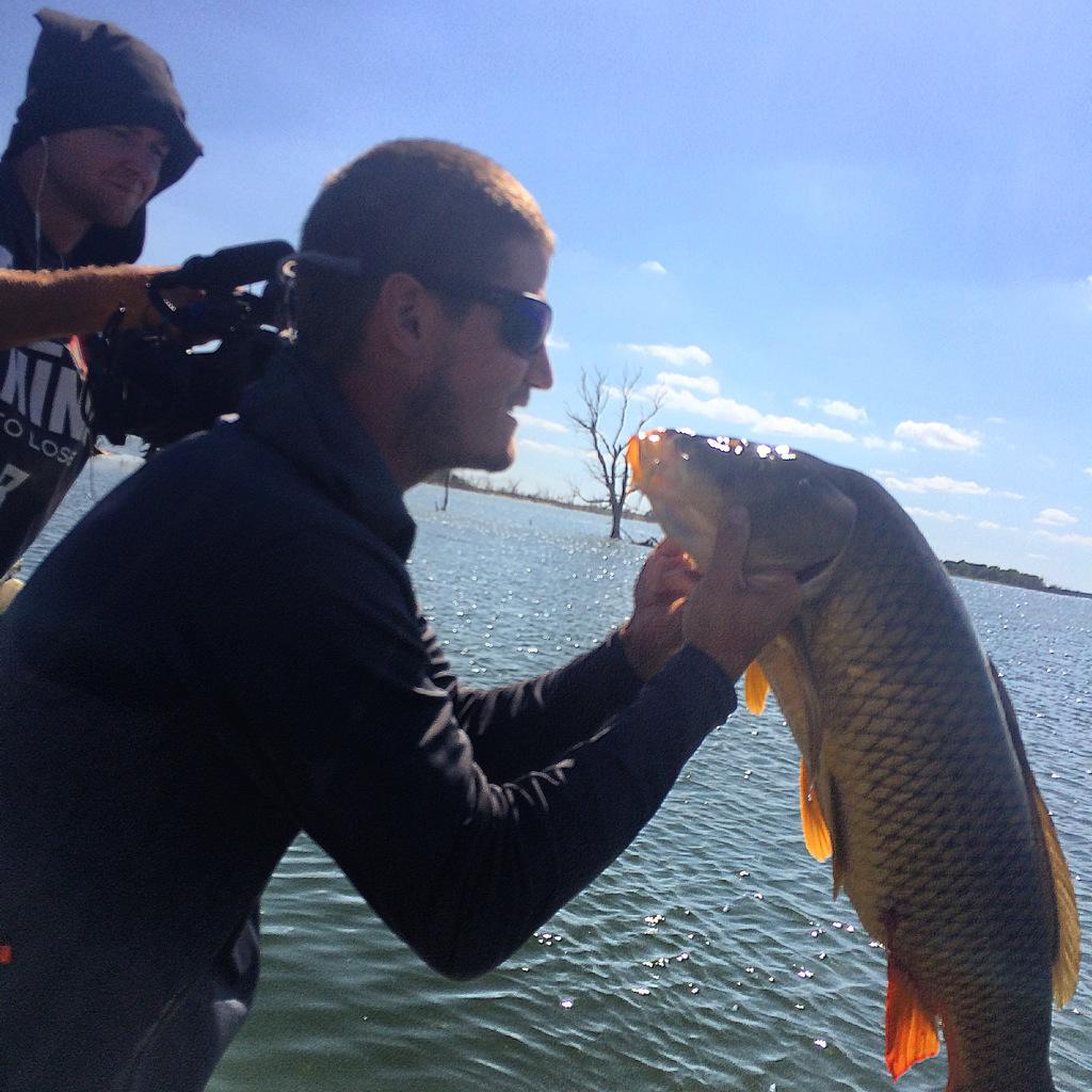 Run2Gun's tweet photo. @Krell14 sweet talking his newly found love. @MFleye has their first date on camera. #farmersonlycom #run2gun #fitfam http://t.co/lAxaakhR6S