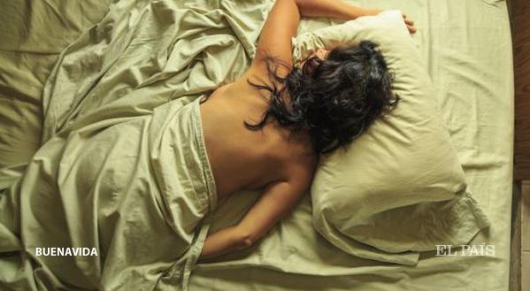 el_pais's tweet photo. Cómo dormir sin calor (ni aire acondicionado) http://t.co/YCSyvtyM9b  En @BuenaVidaEP http://t.co/DGeRW5dKBC