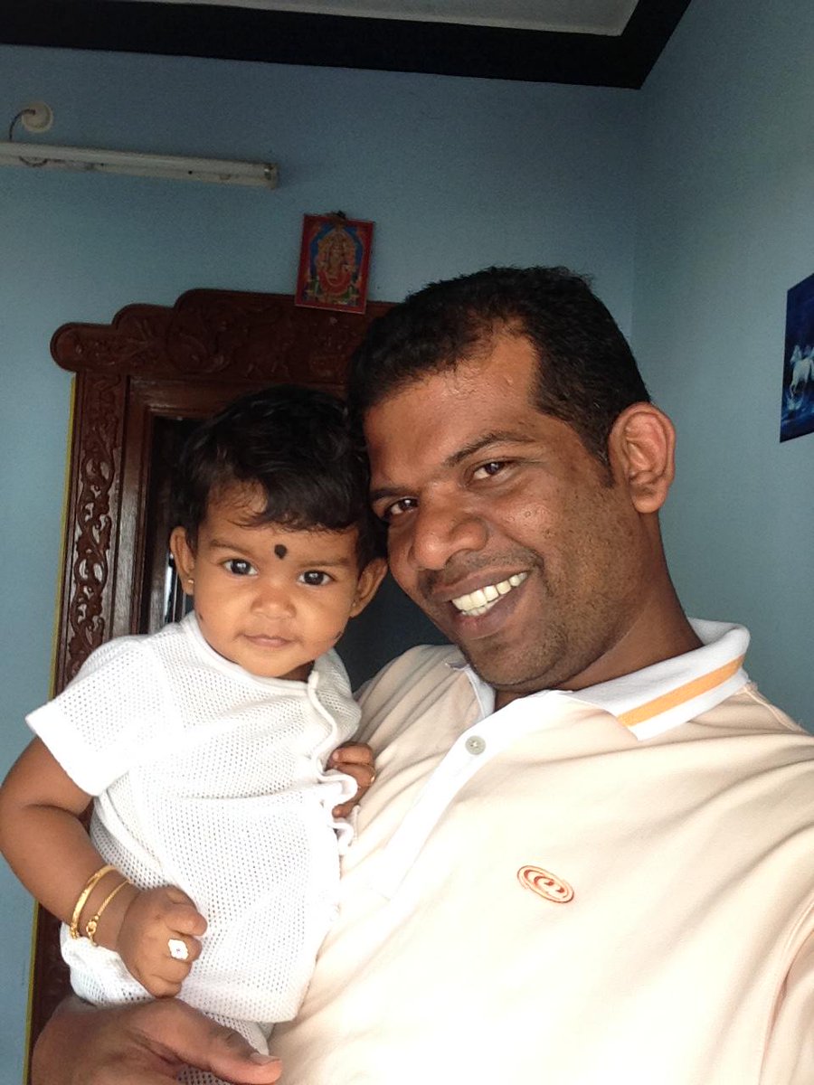 #SelfieWithDaughter CIncOwwUEAAppr-