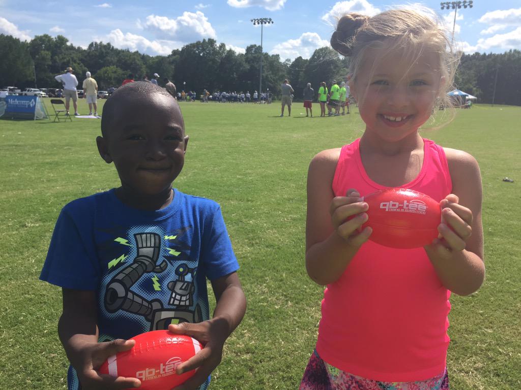 Medicomp7on7's tweet photo. Thanks to @QB_TEE for the footballs. You've made our fans happy. http://t.co/lJzJjwR1Ck