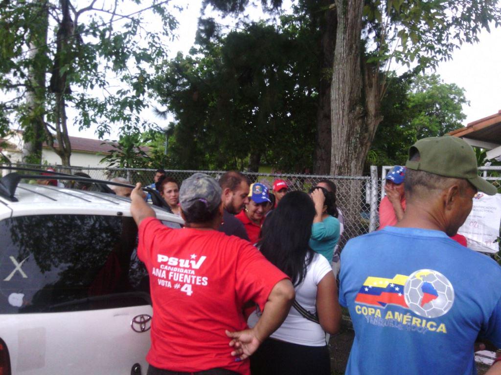 MILENBACA's tweet photo. #PsuvVictoriosomberto Aun colas de votantes en  Monagas @CarmenDeyamira @HectoRodriguez @rodulfohumberto @WillianGil http://t.co/ZdH4HRkAMv