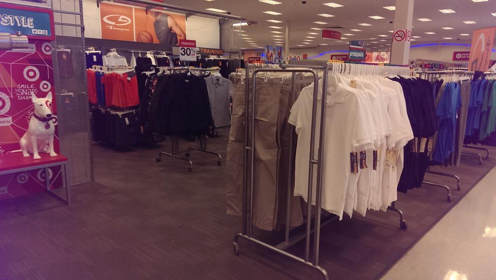 Countdown begins to BTS #uniform destination <a href="/Rosie_Fraire/">Rosie Fraire</a> @MrJohnRitz <a href="/ed_llamas/">Ed Llamas</a> @SLBcaptain86 @SLBcaptain86