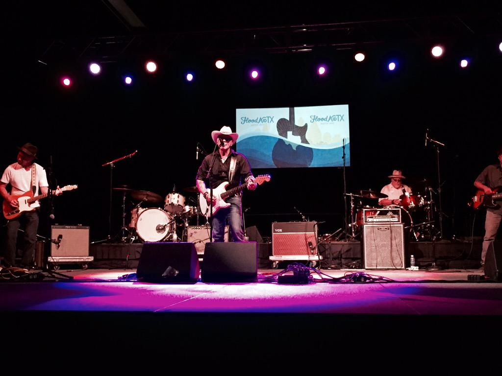 dianacoxphotos's tweet photo. Tweeting live from @FloodAidTX !!!!
@BillCarterBlame @KOKEFMAUSTIN 
@corymorrowband up next - still time to get here! http://t.co/u9dNLHrLfR