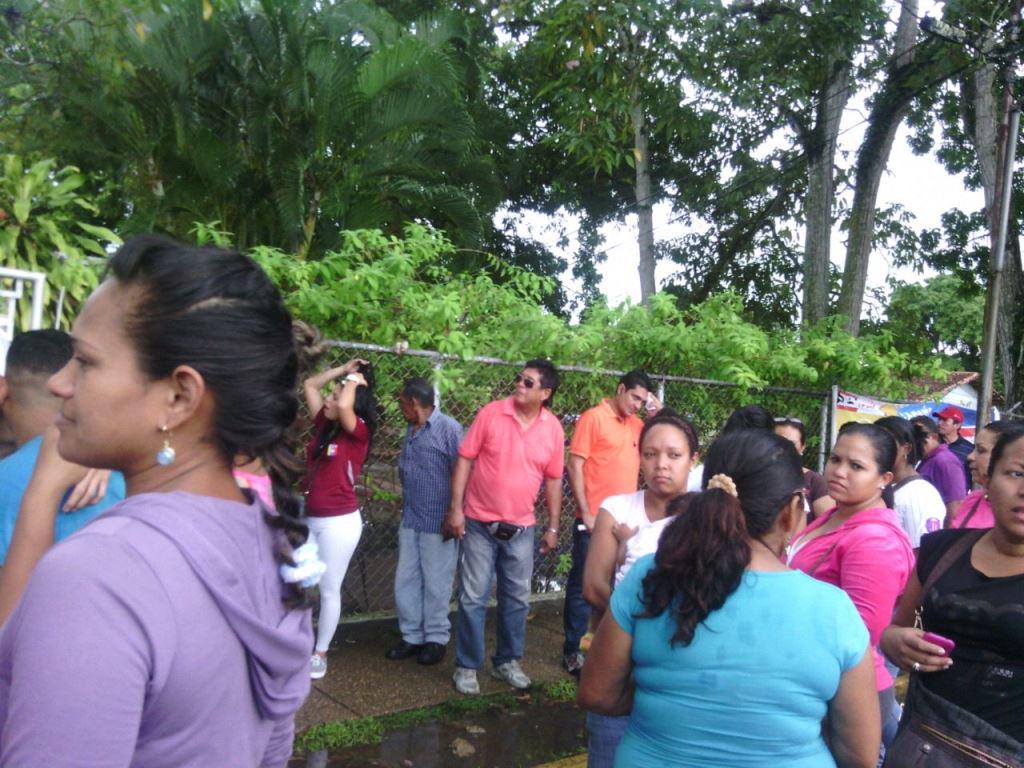 MILENBACA's tweet photo. #PsuvVictoriosomberto Todavia votantes en  Monagas @CarmenDeyamira @HectoRodriguez @rodulfohumberto @WillianGil http://t.co/DInoAoL3ss