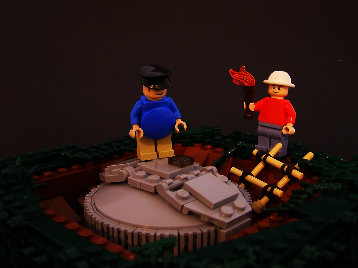 Cuando vas caminando por una isla, tras un ajetreado viaje en avión, y te encuentras sin querer con una escotilla.