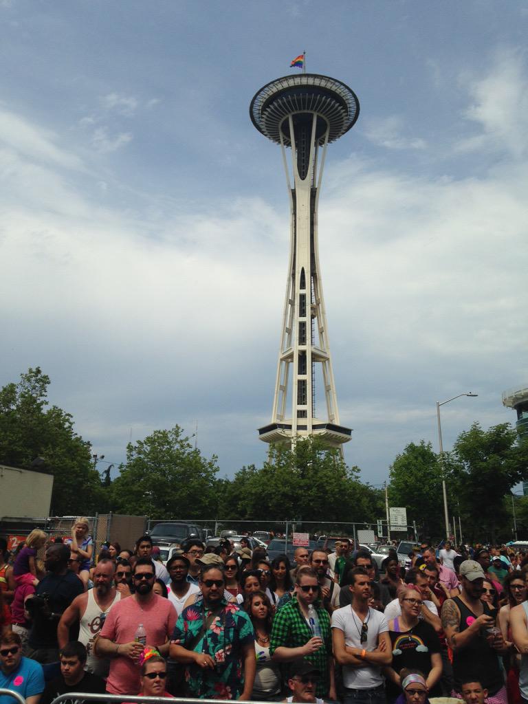 SteveTVNews's tweet photo. What tremendous energy at the Pride parade today! Sooooo many people! #SeattlePride #seattlepride2015 @seattlestorm http://t.co/pidm89GI9m